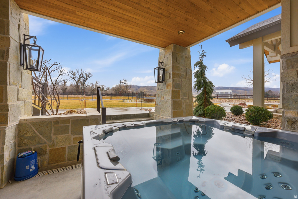 1034 S 9150 E Huntsville, UT 84317