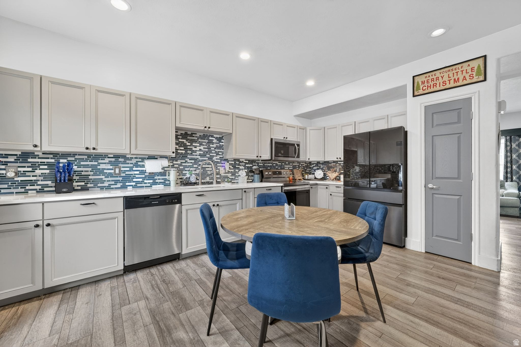 5176 W DOVE CREEK LN West Jordan, UT 84081