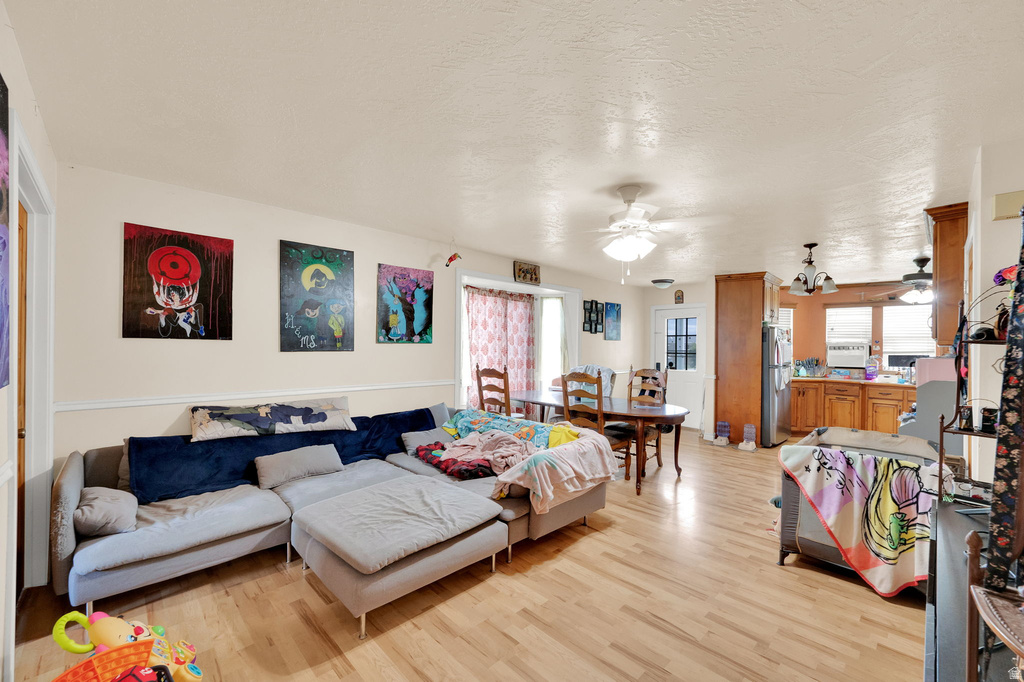 6126 S MIDDLEWOOD CIR Salt Lake City, UT 84118