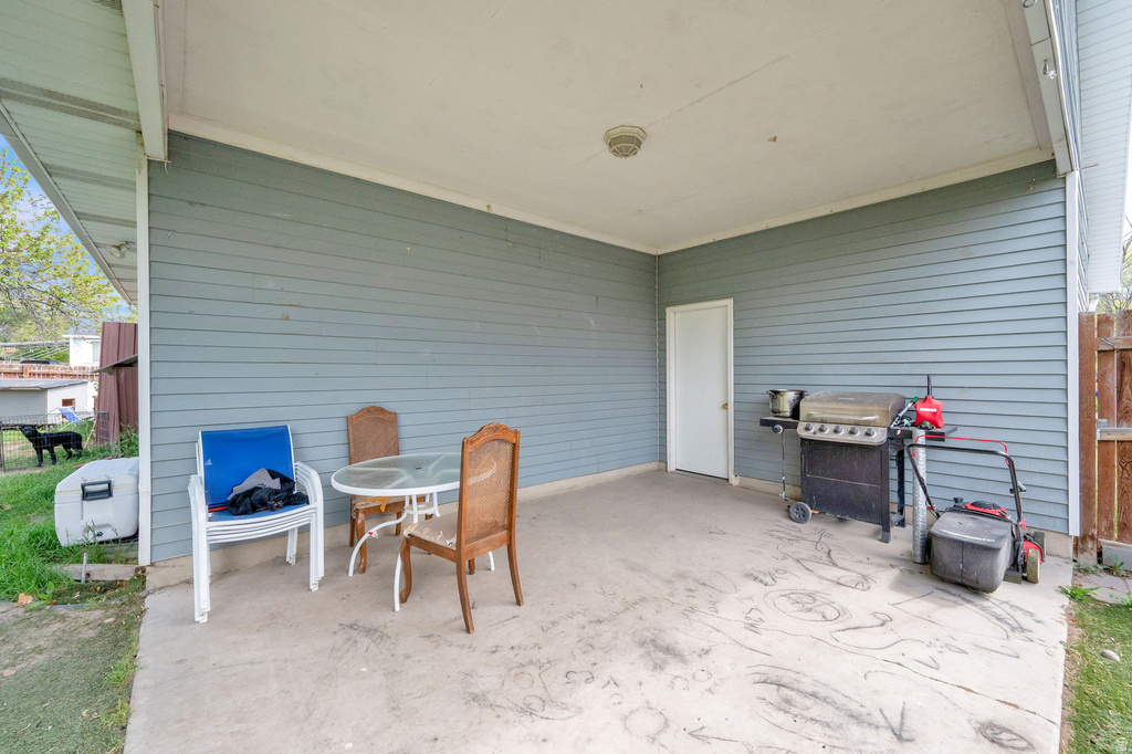 6126 S MIDDLEWOOD CIR Salt Lake City, UT 84118