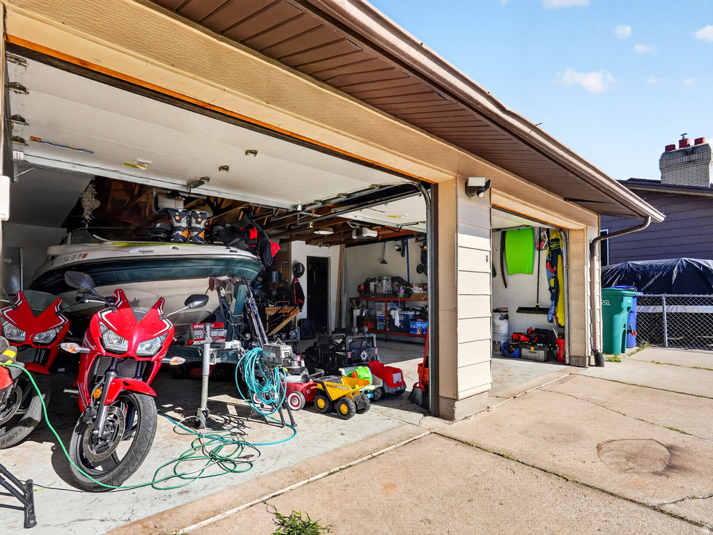 5592 S 3975 W Roy, UT 84067