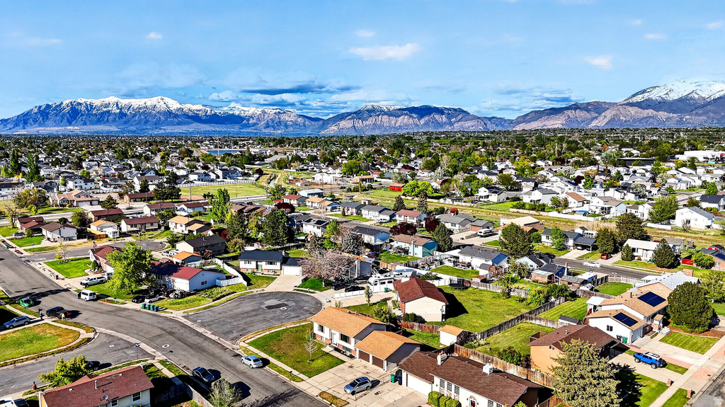 5592 S 3975 W Roy, UT 84067