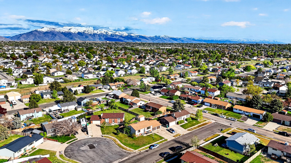 5592 S 3975 W Roy, UT 84067
