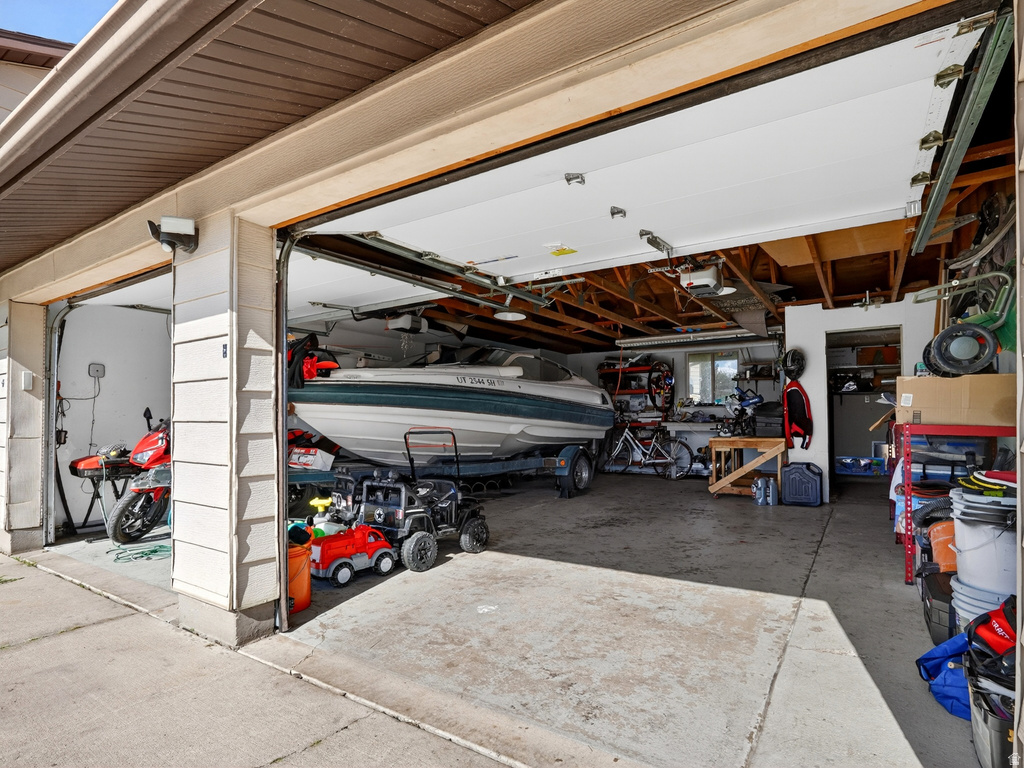 5592 S 3975 W Roy, UT 84067