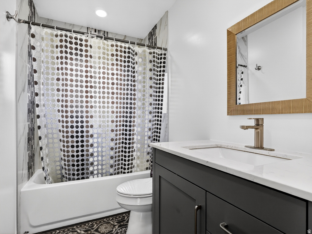 5592 S 3975 W Roy, UT 84067