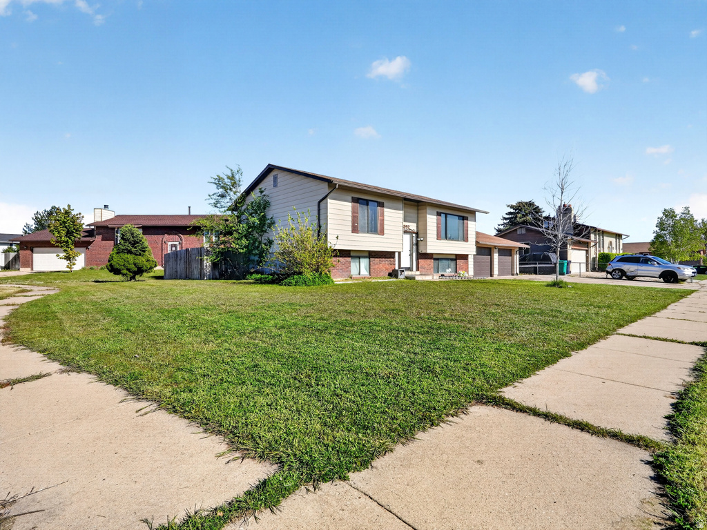 5592 S 3975 W Roy, UT 84067