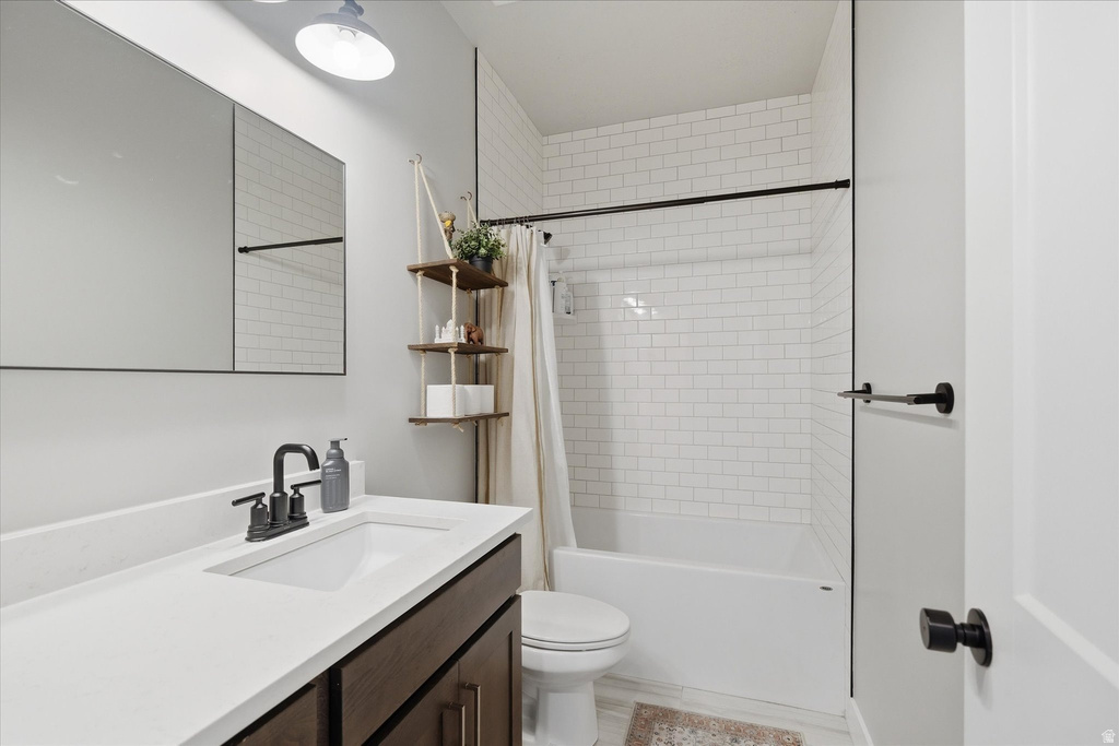 1034 E 50 N Hyde Park, UT 84318