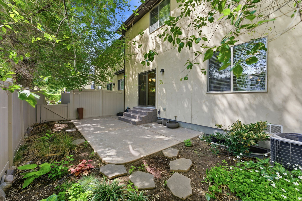 7235 S VIANSA CT Midvale, UT 84047