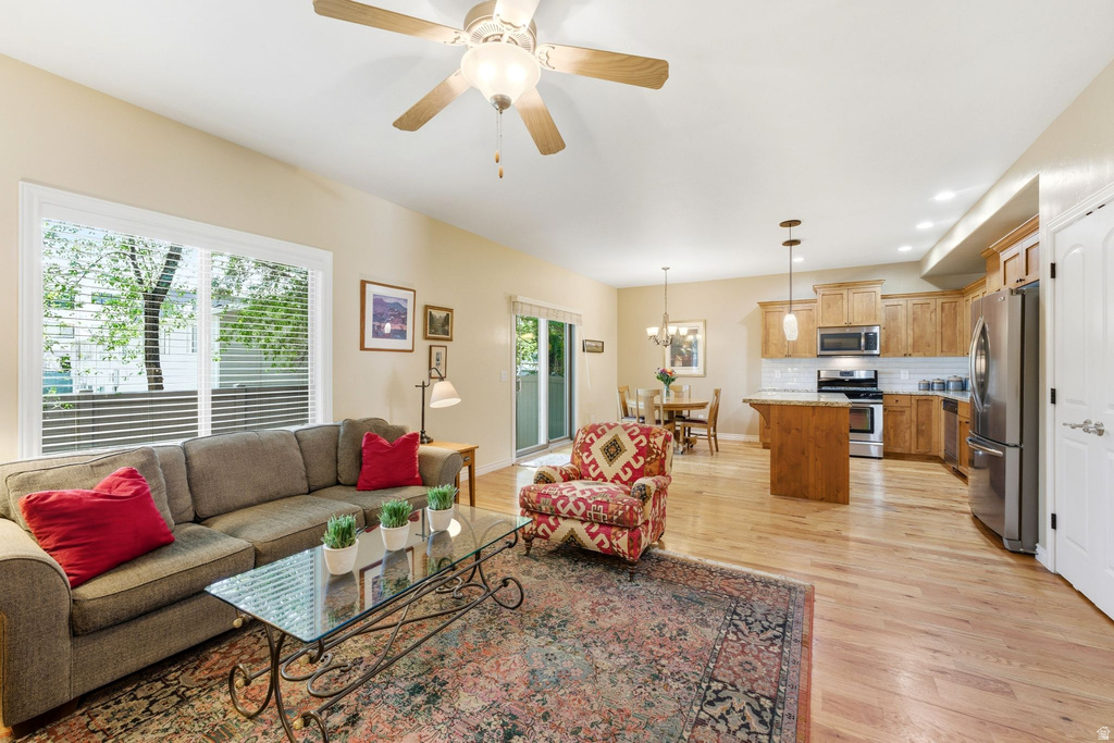 7235 S VIANSA CT Midvale, UT 84047