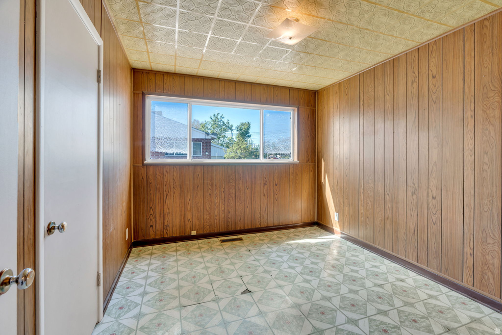 9768 S GARNET DR Sandy, UT 84094