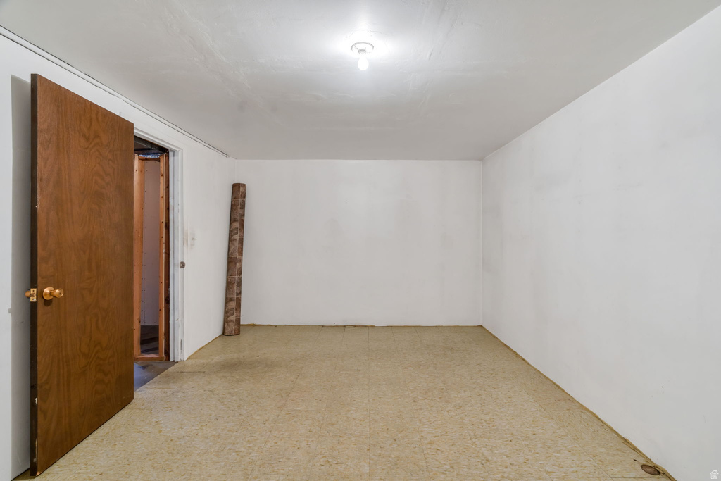 9768 S GARNET DR Sandy, UT 84094