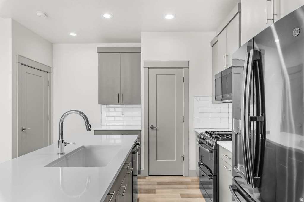 272 E KIRSTEN LN North Salt Lake, UT 84054