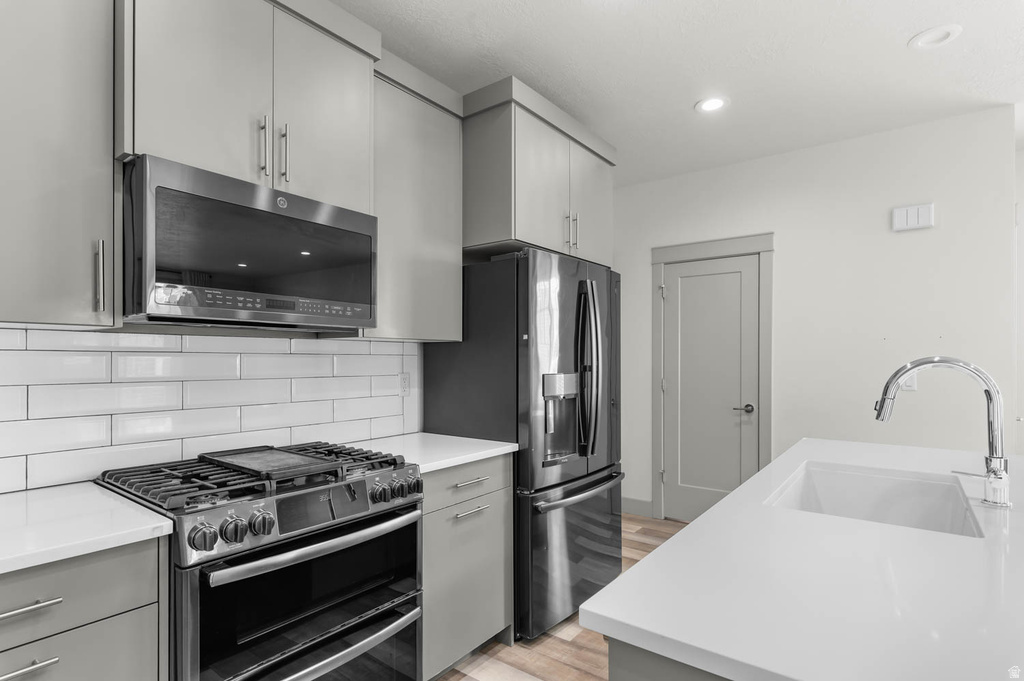 272 E KIRSTEN LN North Salt Lake, UT 84054