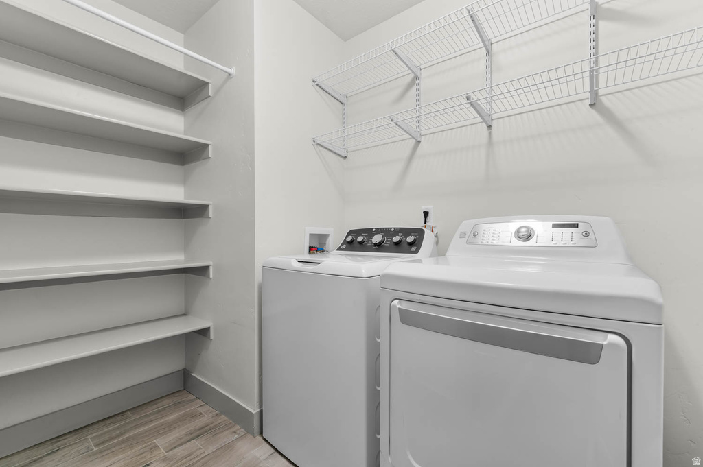 272 E KIRSTEN LN North Salt Lake, UT 84054