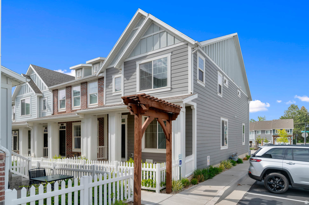 272 E KIRSTEN LN North Salt Lake, UT 84054