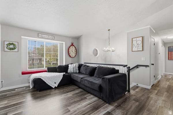 492 W 180 N Clearfield, UT 84015