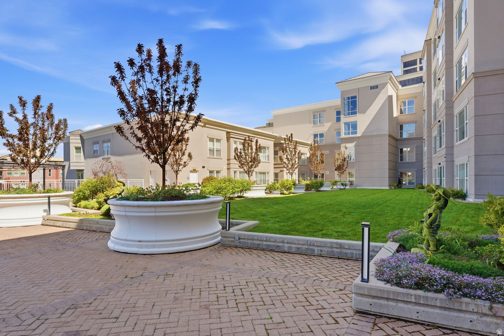 3075 E KENNEDY DR #513 Salt Lake City, UT 84108