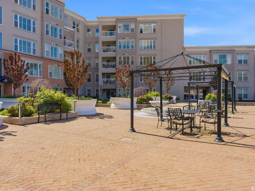 3075 E KENNEDY DR #513 Salt Lake City, UT 84108