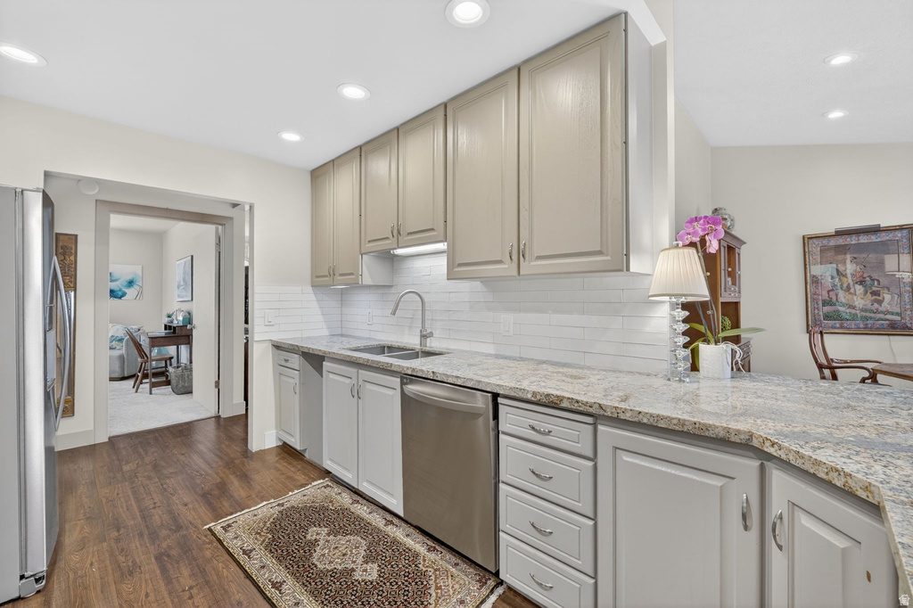 4481 S NEW VINTAGE CT Salt Lake City, UT 84124