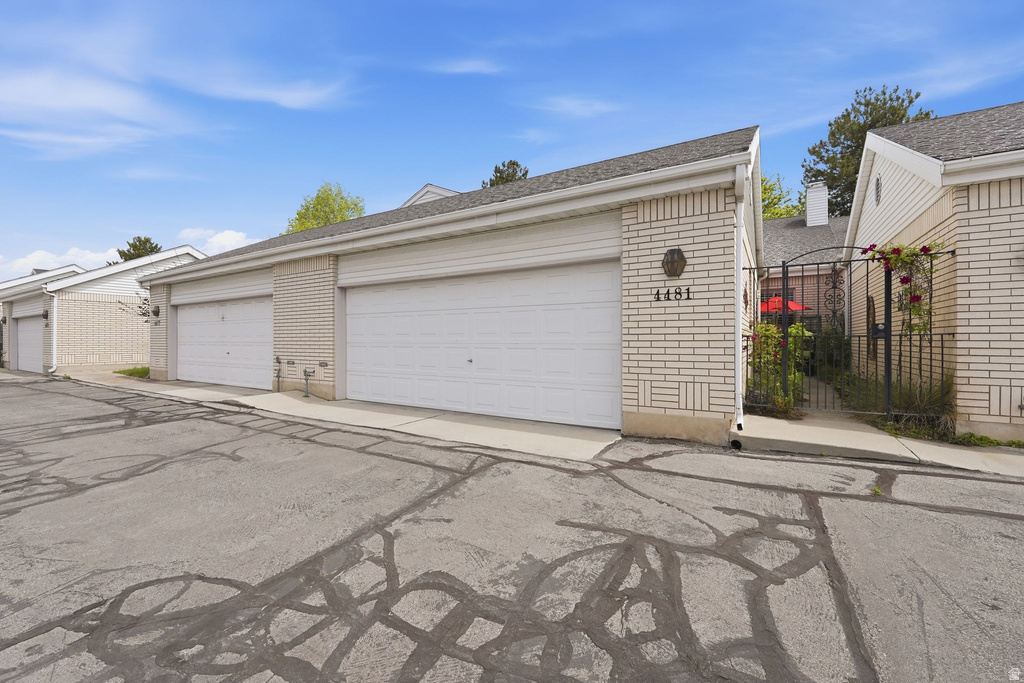 4481 S NEW VINTAGE CT Salt Lake City, UT 84124