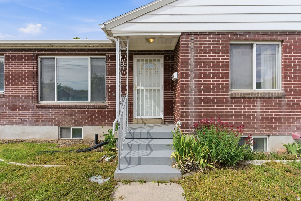 1645 E 2700 S Salt Lake City, UT 84106