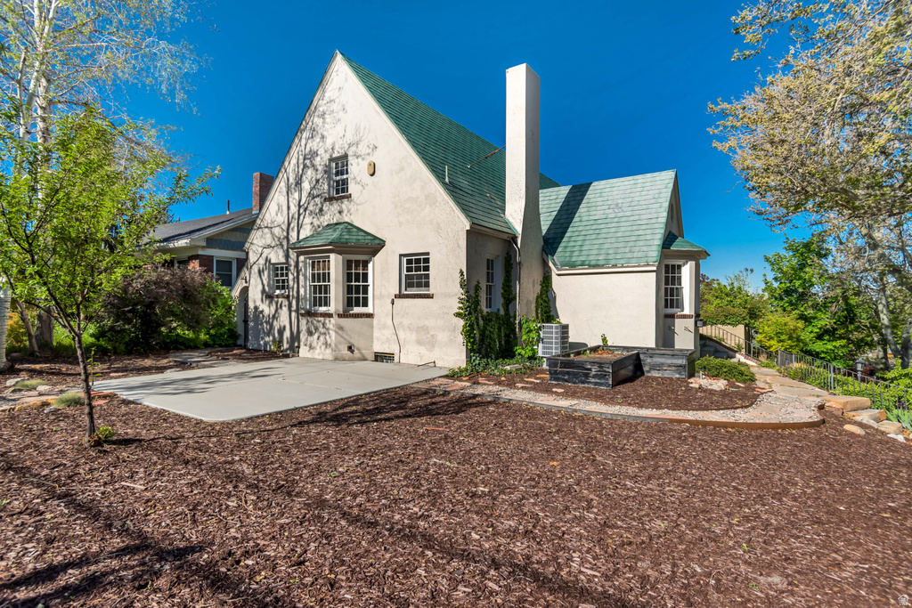 1280 E LAIRD AVE Salt Lake City, UT 84105