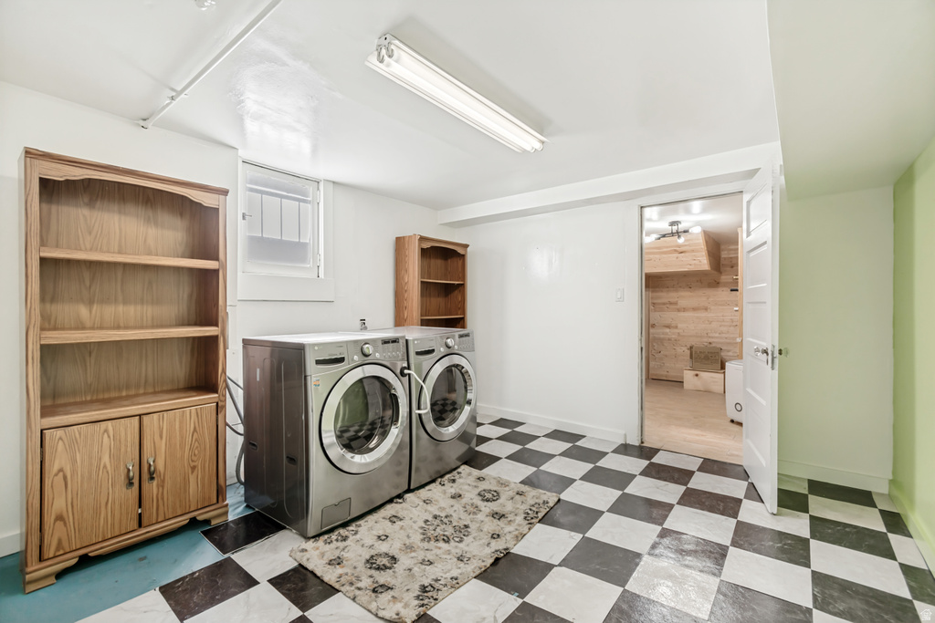 1280 E LAIRD AVE Salt Lake City, UT 84105