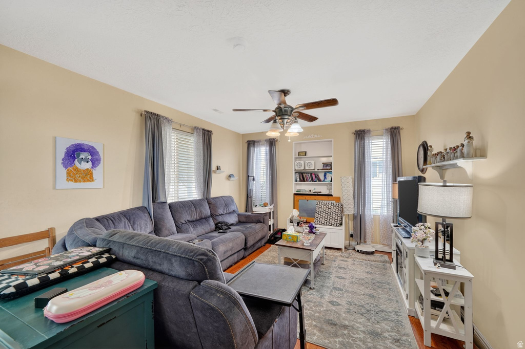 4975 W MCGINNIS LN West Jordan, UT 84081