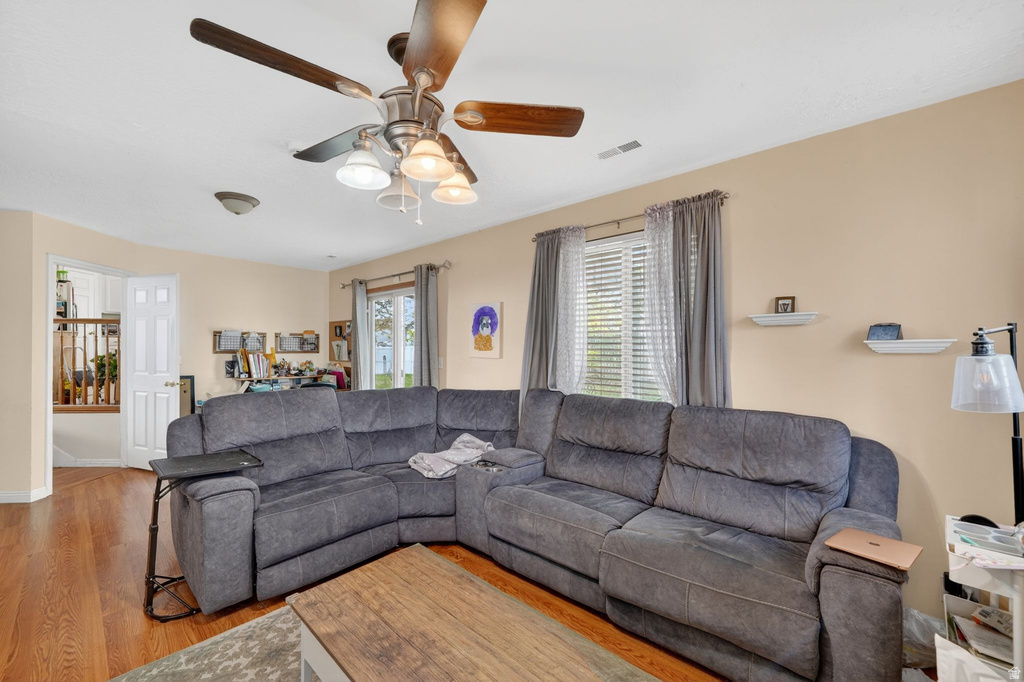 4975 W MCGINNIS LN West Jordan, UT 84081