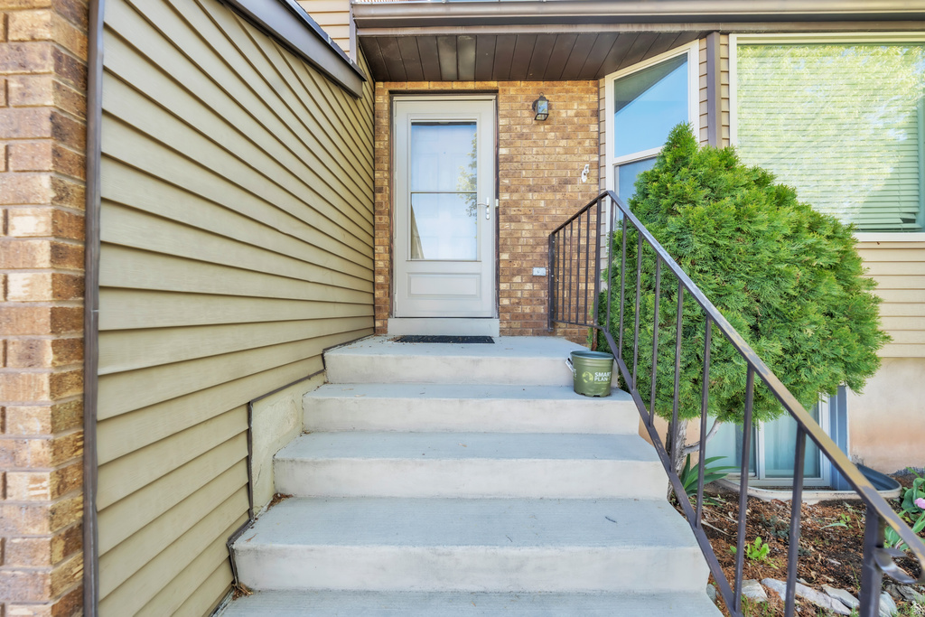 1052 N 1000 E Layton, UT 84040