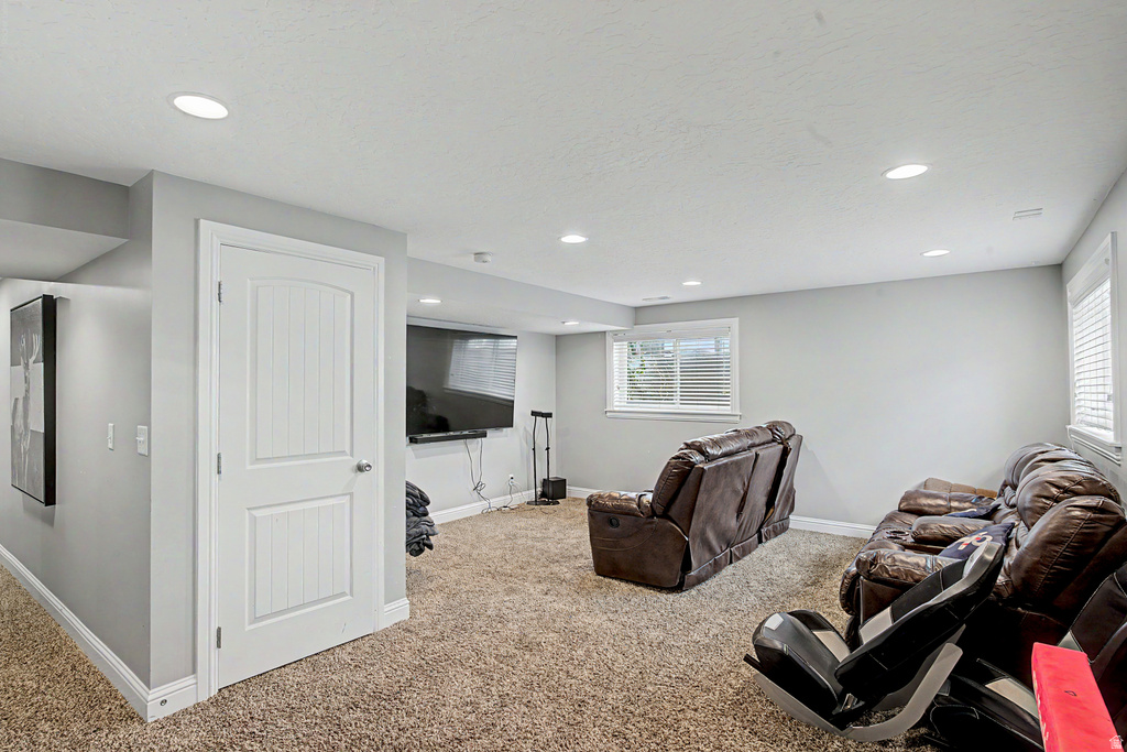8233 S CREEKWOOD CIR West Jordan, UT 84088