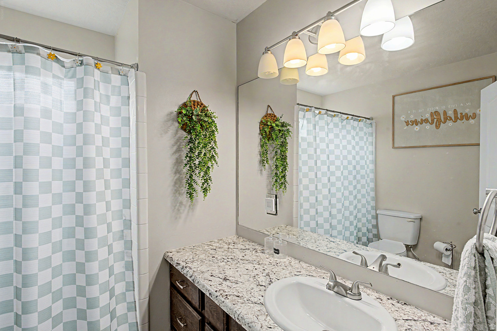 8233 S CREEKWOOD CIR West Jordan, UT 84088