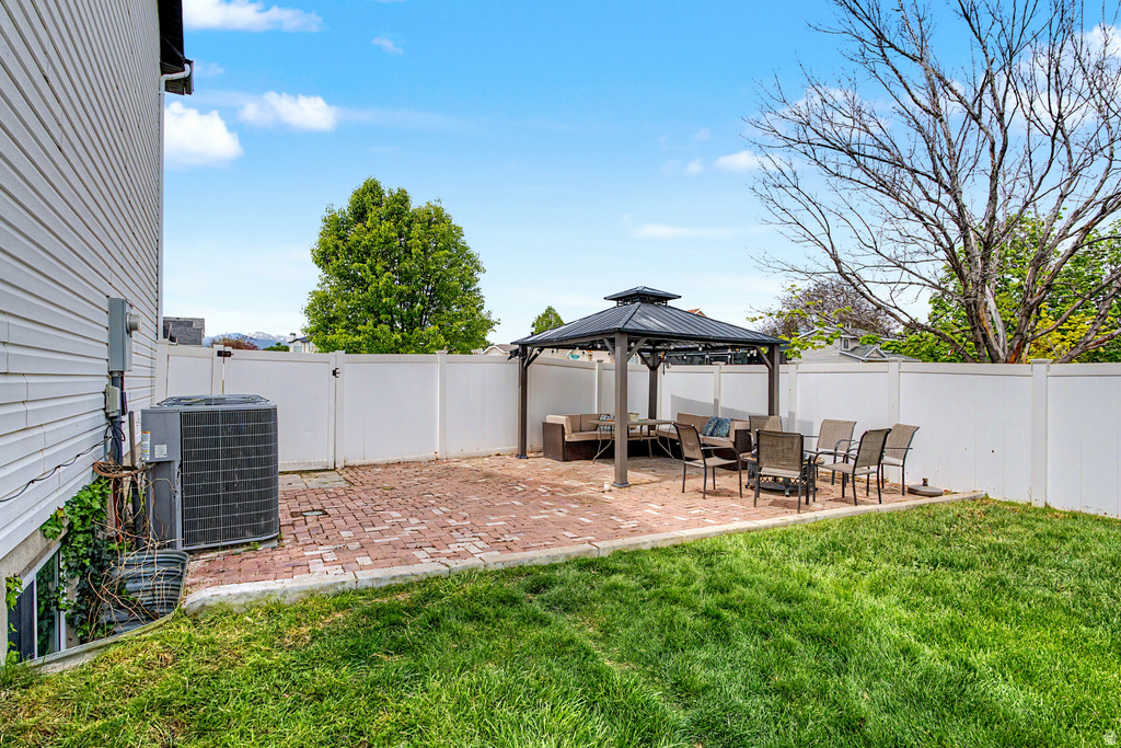 8233 S CREEKWOOD CIR West Jordan, UT 84088