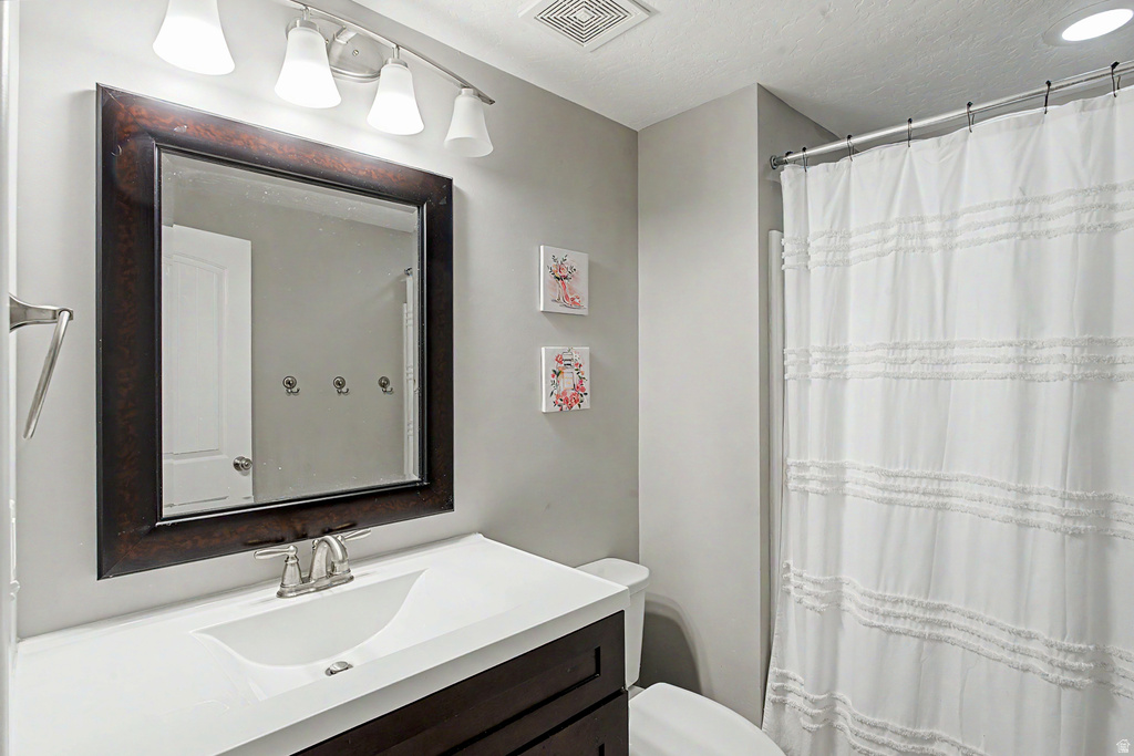 8233 S CREEKWOOD CIR West Jordan, UT 84088