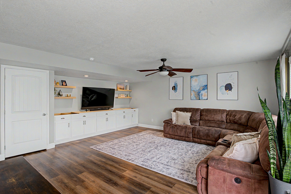 8233 S CREEKWOOD CIR West Jordan, UT 84088