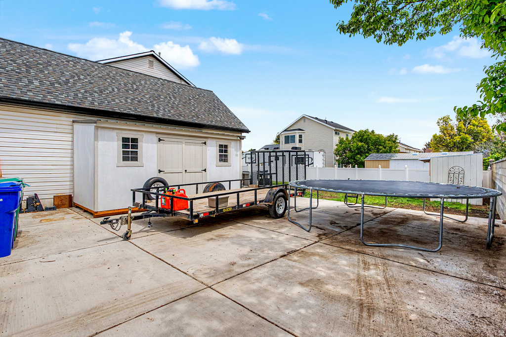 8233 S CREEKWOOD CIR West Jordan, UT 84088