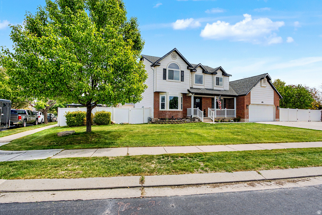 8233 S CREEKWOOD CIR West Jordan, UT 84088