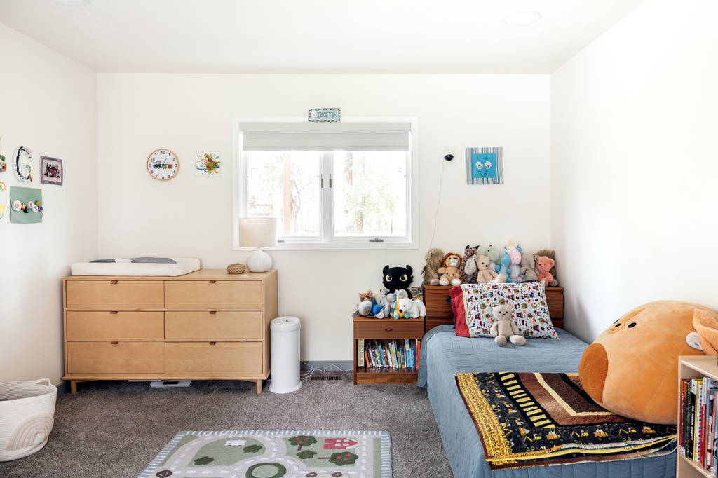 2244 E E LAMBOURNE AVE Salt Lake City, UT 84109
