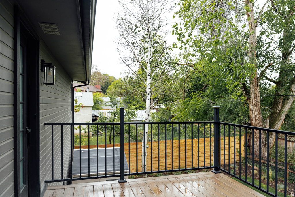 2244 E E LAMBOURNE AVE Salt Lake City, UT 84109