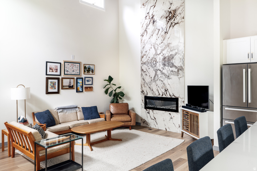 2244 E E LAMBOURNE AVE Salt Lake City, UT 84109