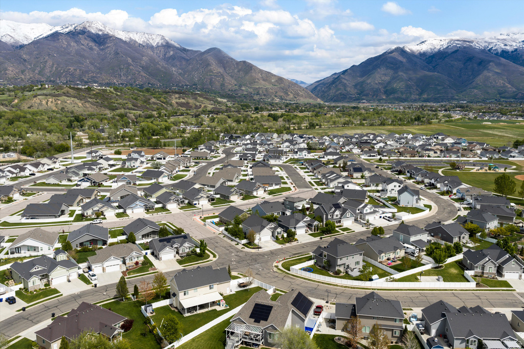 542 E PETERSEN PKWY South Weber, UT 84405