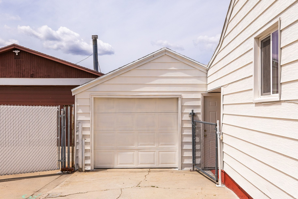 1841 S VAN BUREN AVE Ogden, UT 84401