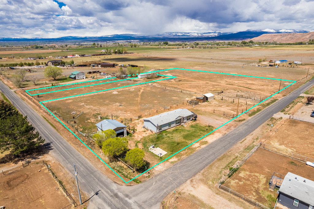 11465 E 6000 N Lapoint, UT 84039