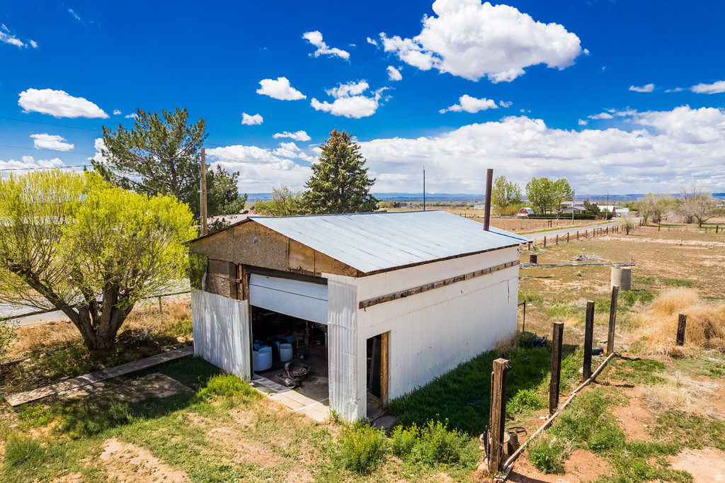 11465 E 6000 N Lapoint, UT 84039