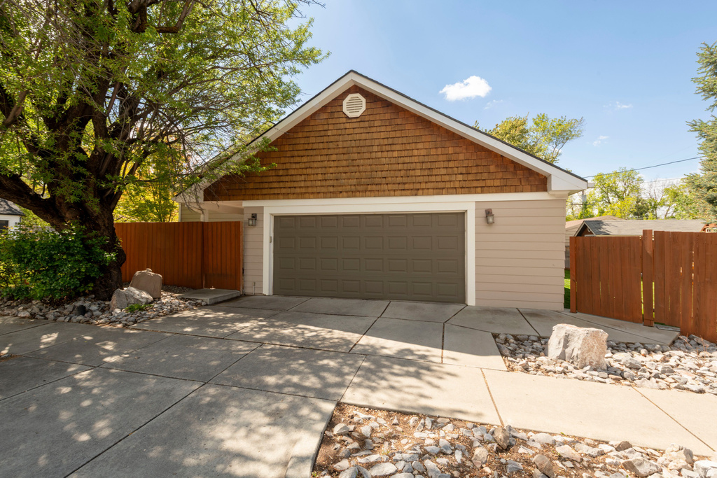 2011 E SHERIDAN RD Salt Lake City, UT 84108