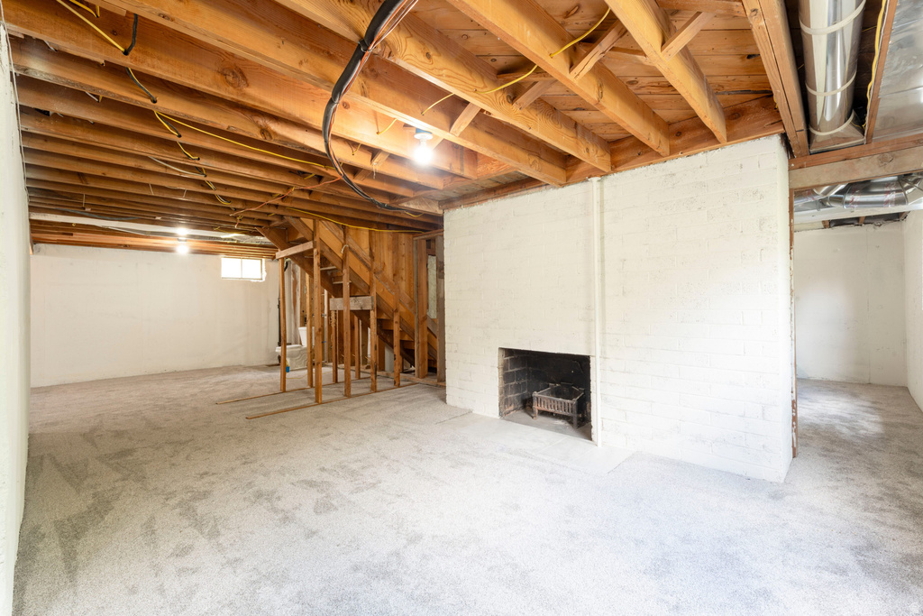 2467 E EMERSON AVE Salt Lake City, UT 84108