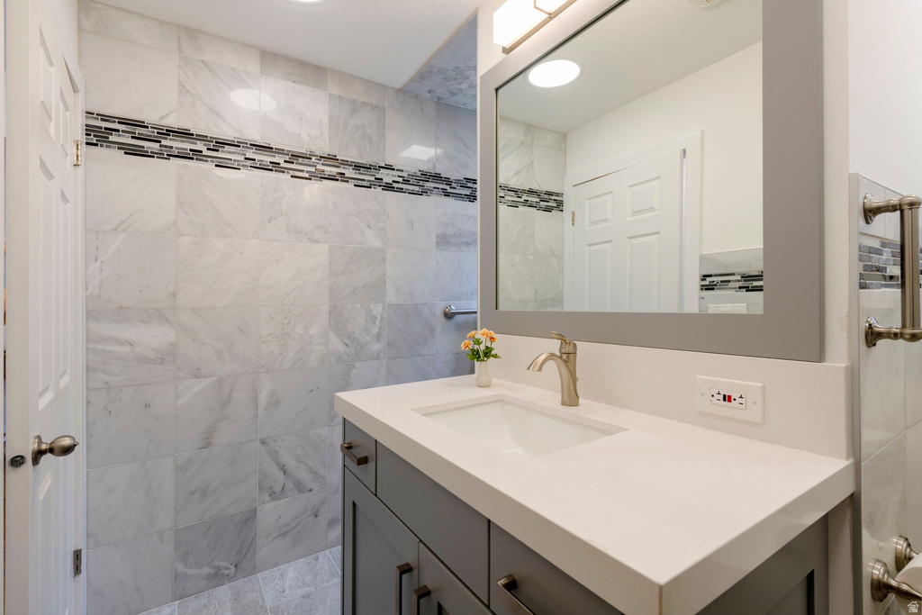 2467 E EMERSON AVE Salt Lake City, UT 84108