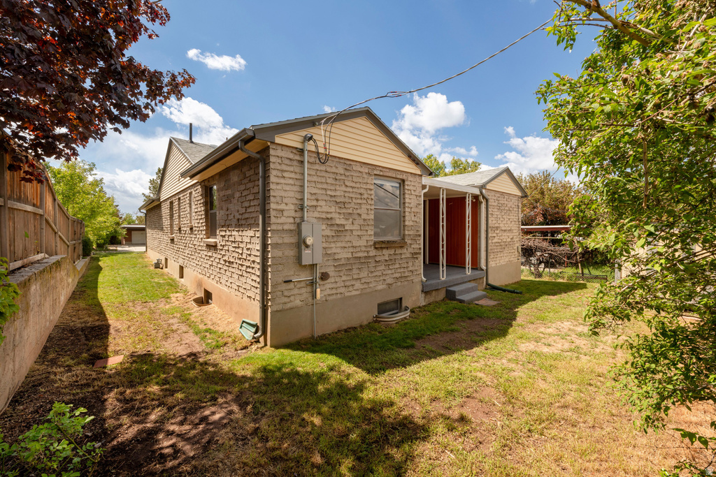 2467 E EMERSON AVE Salt Lake City, UT 84108