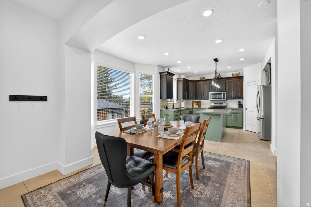 6800 S GREENDALE RD Cottonwood Heights, UT 84121