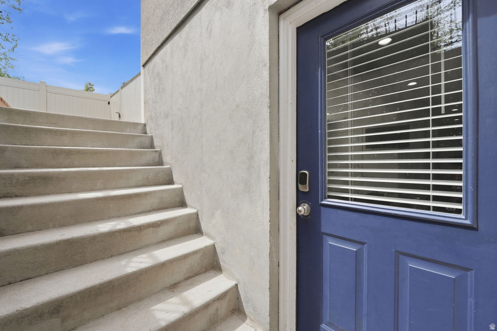 6800 S GREENDALE RD Cottonwood Heights, UT 84121